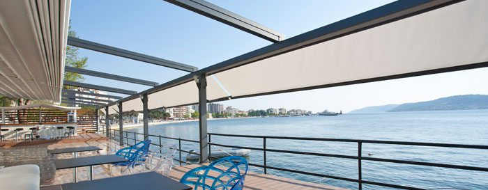 outdoor retractable awnings